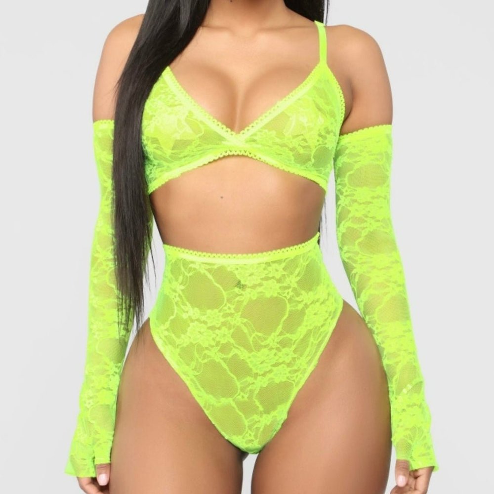 Fashion Nova Neon Yellow 3 piece set!